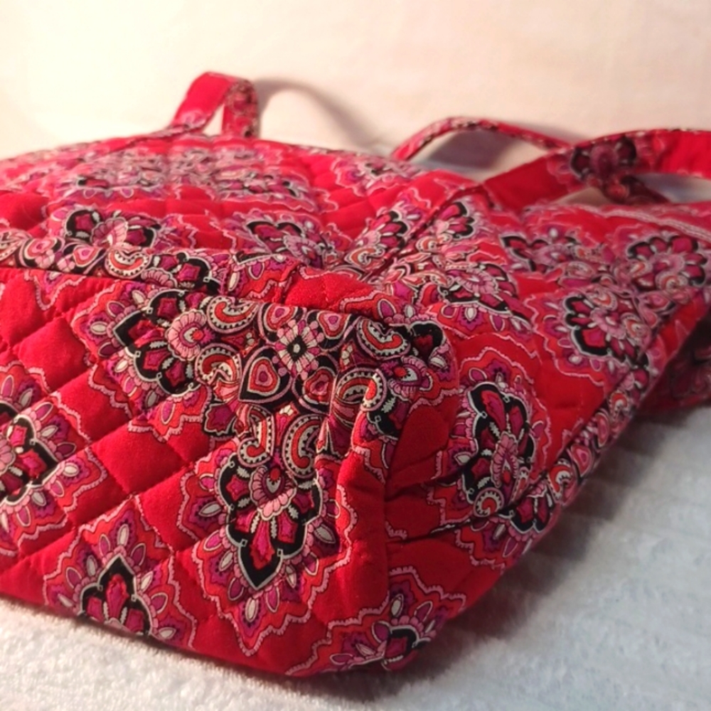Vera Bradley Tote/Shoulder Bag in Frankly Scarlet Pattern Super Clean Zero Wear! - Picture 8 of 8